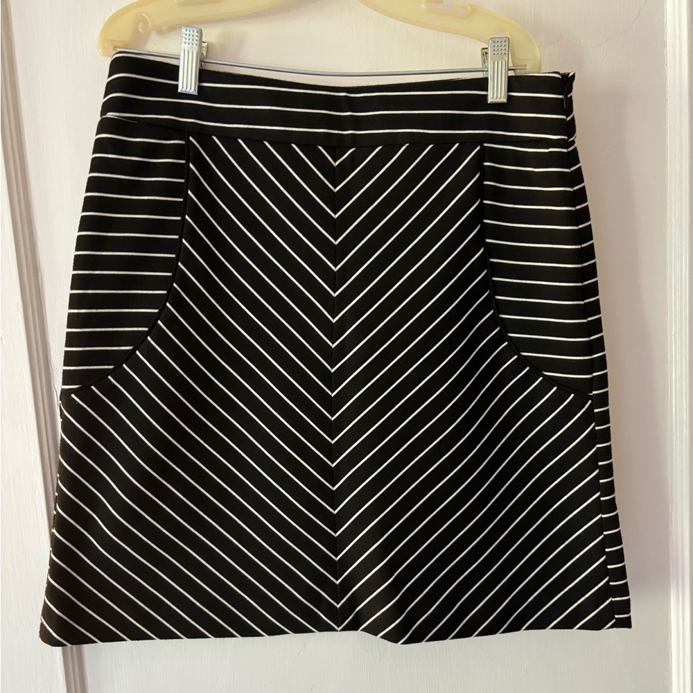 Sandro Studio Black skirt with patterned white strips, Size 6
